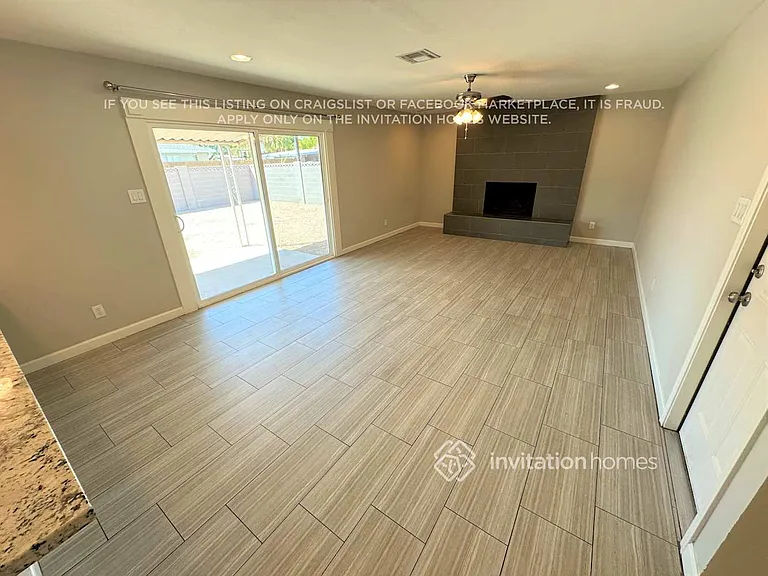 1281 E Loma Vista Dr — Photo 2