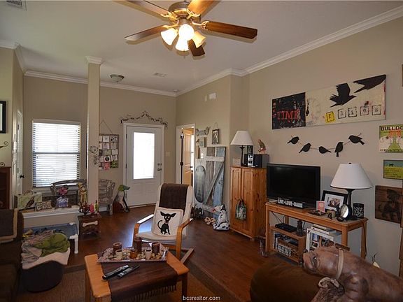 3rd image of 3808 Silverthorne Ln