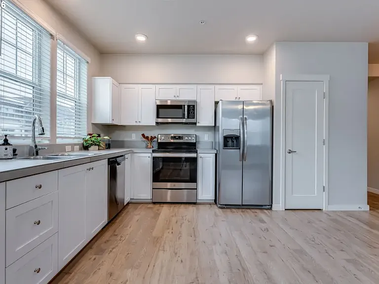 17149 SW Snowdale St #103 — Photo 5