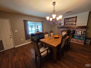 129 La Mesa Dr, Bakersfield, CA 93305