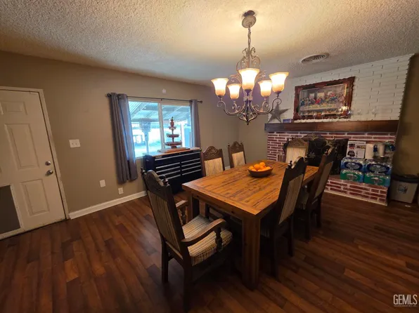 129 La Mesa Dr, Bakersfield, CA 93305
