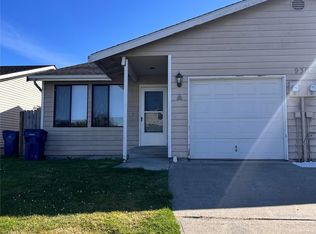 930 S 22nd Ct, Mount Vernon, WA 98274