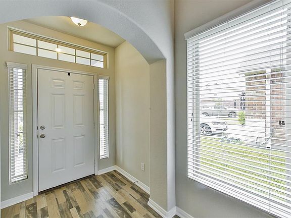 4th image of 20610 Kendall Cliff Ct