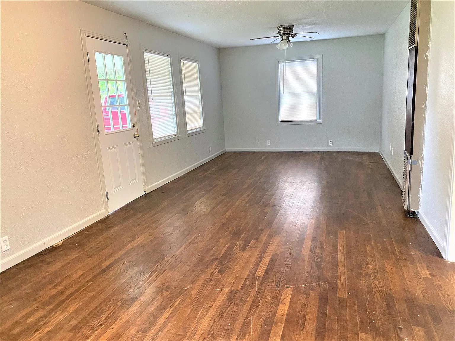 2 bed, 1.5 bath, 912 sqft, $1,395 — Photo 3