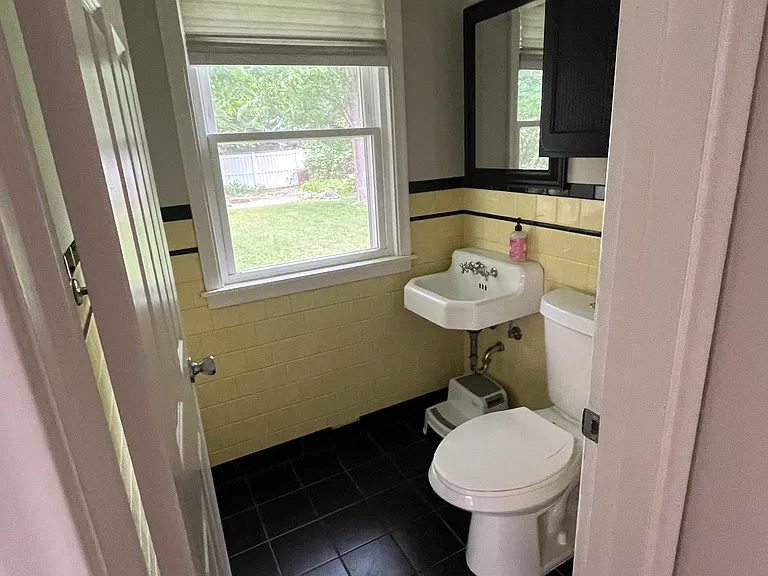 2628 Lynn Ave S — Photo 6