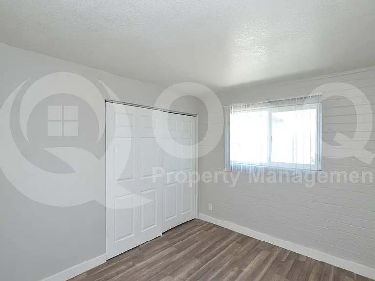 6044 N 21st Ave #2 — Photo 13