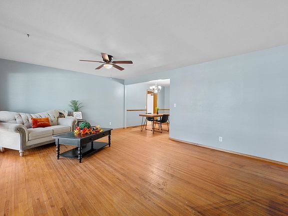 5th image of 3230 N Saint Clair Ave