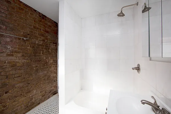 Rented by R New York | media 27