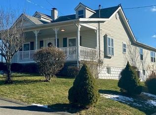 1070 8th St, Waynesburg, PA 15370