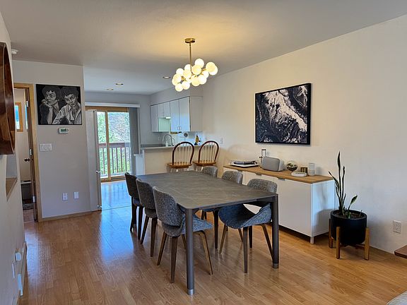 4th image of 718 Meadow Creek Dr APT C