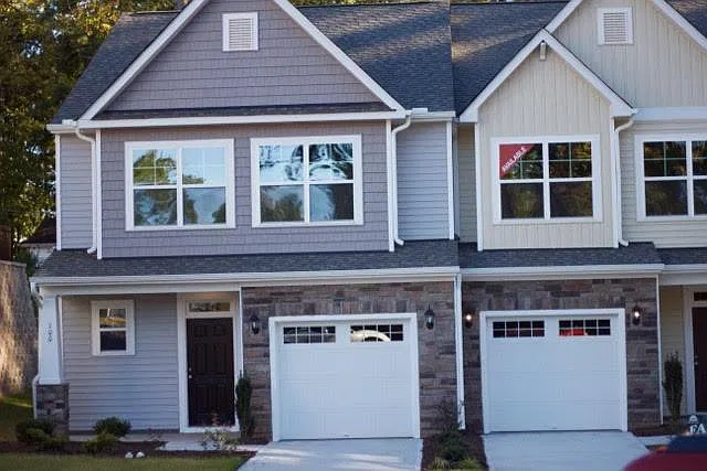 4 bed, 3.5 bath, 1800 sqft, $1,050 — Photo 2