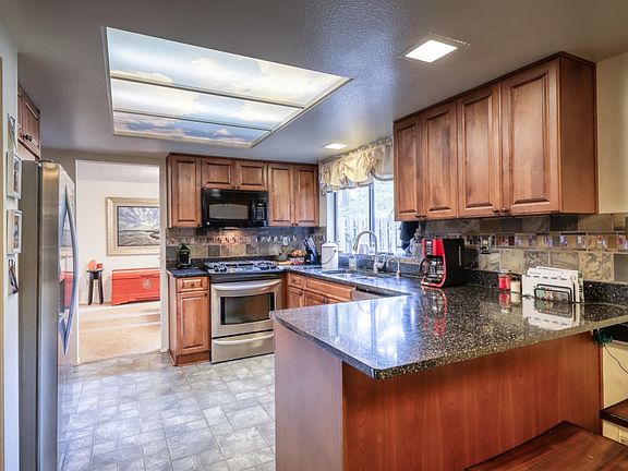 5th image of 7032 Treemont Ln NE