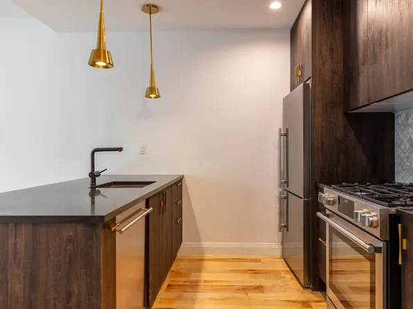 564 Saint Johns Place image 2 of 14