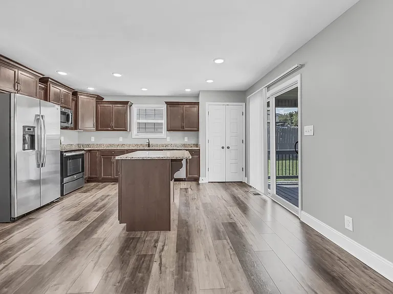 843 Crestone Ln — Photo 12