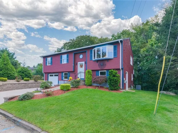 10 Shane Dr, West Warwick, RI 02893