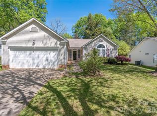 9713 Veronica Dr, Charlotte, NC 28215