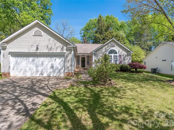 9713 Veronica Dr, Charlotte, NC 28215