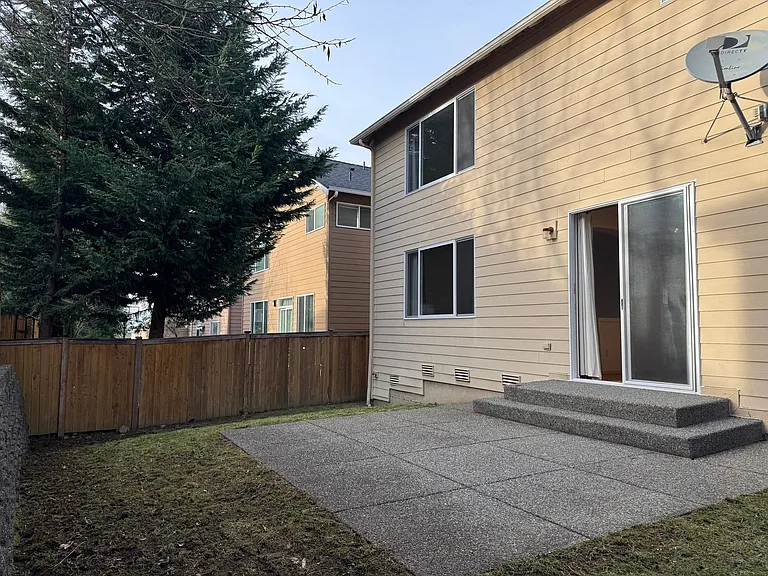 22625 SE 12th Pl — Photo 25