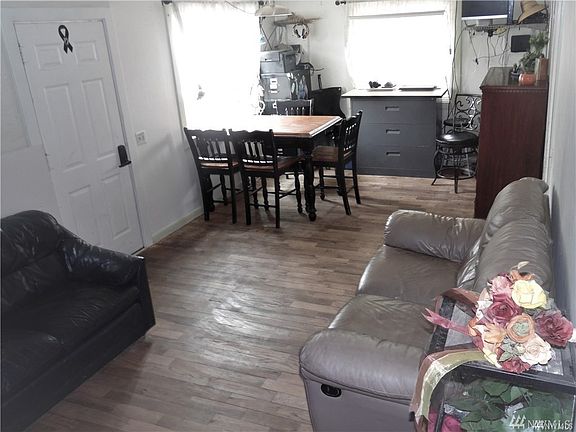 3rd image of 1135 Olympic Ave