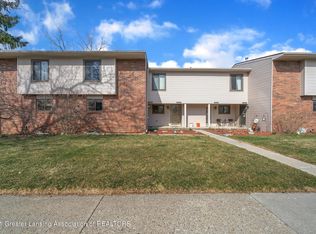 1738 Maple Rdg, Haslett, MI 48840