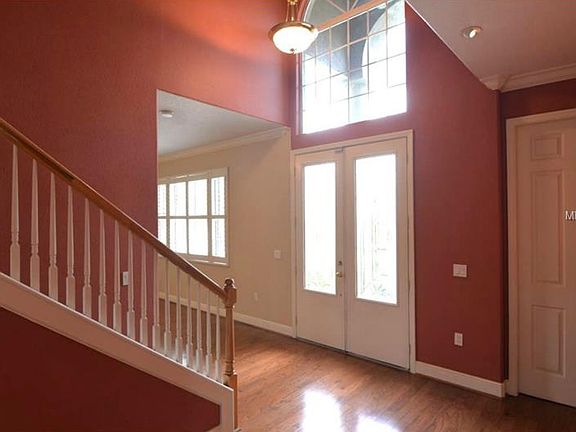 3rd image of 613 Lake Harbor Cir