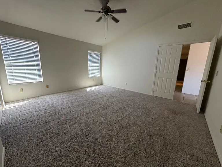 15435 S 44th Way — Photo 11