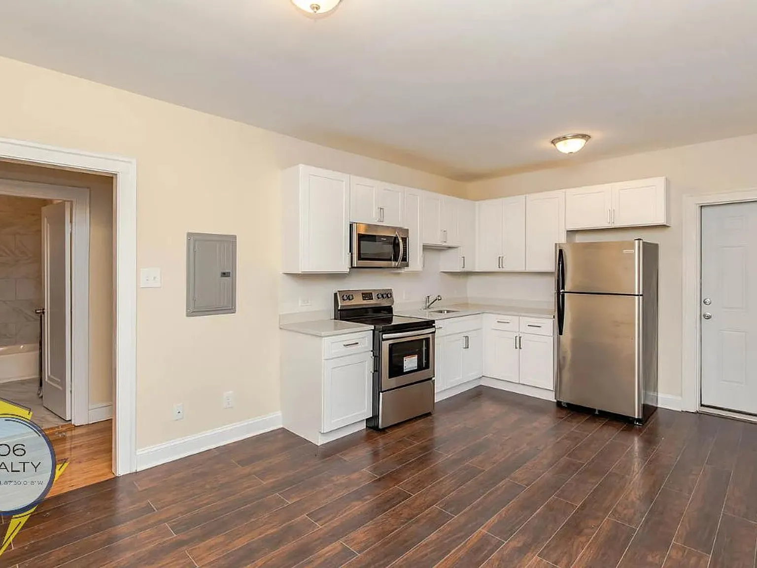 Beautiful Berwyn Apartments on Kenilworth! — Photo 4