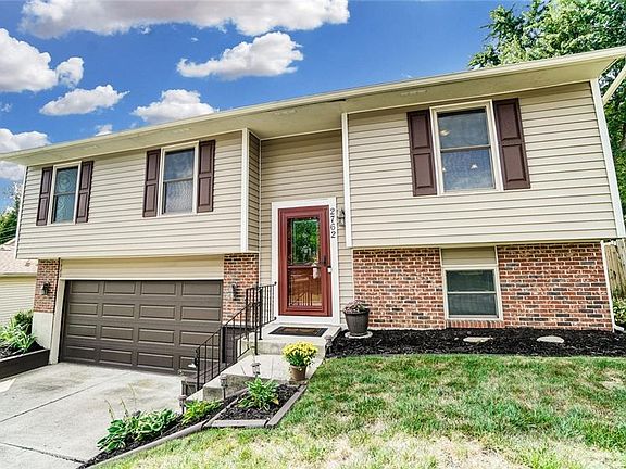 3rd image of 2762 Dorset Woods Ct