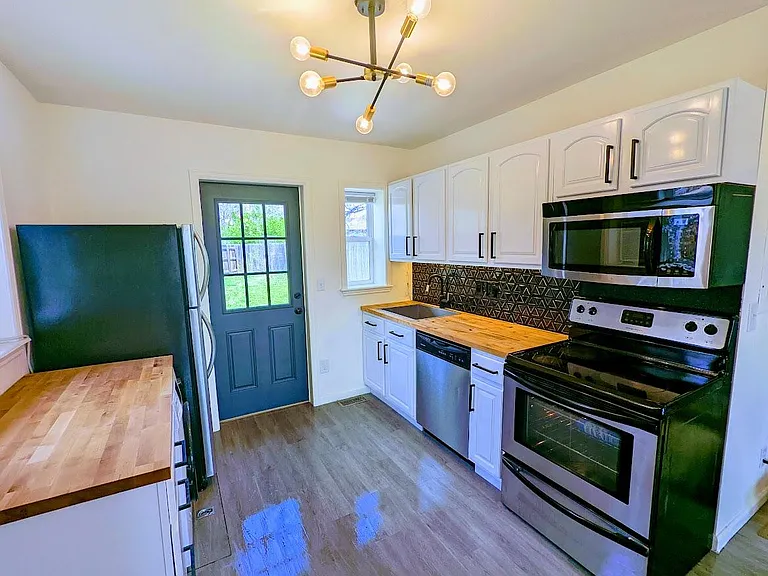 2557 W Dunkeld Pl — Photo 4