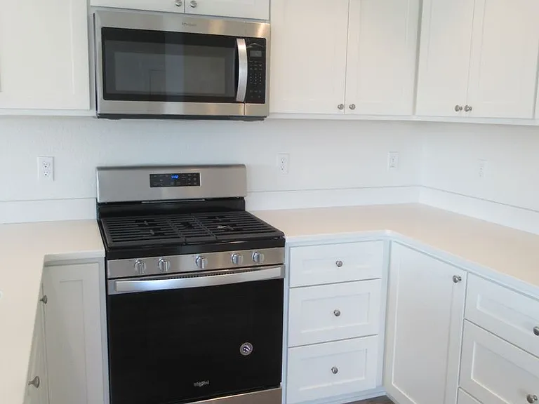 Newer Three Bedroom Duplex — Photo 9