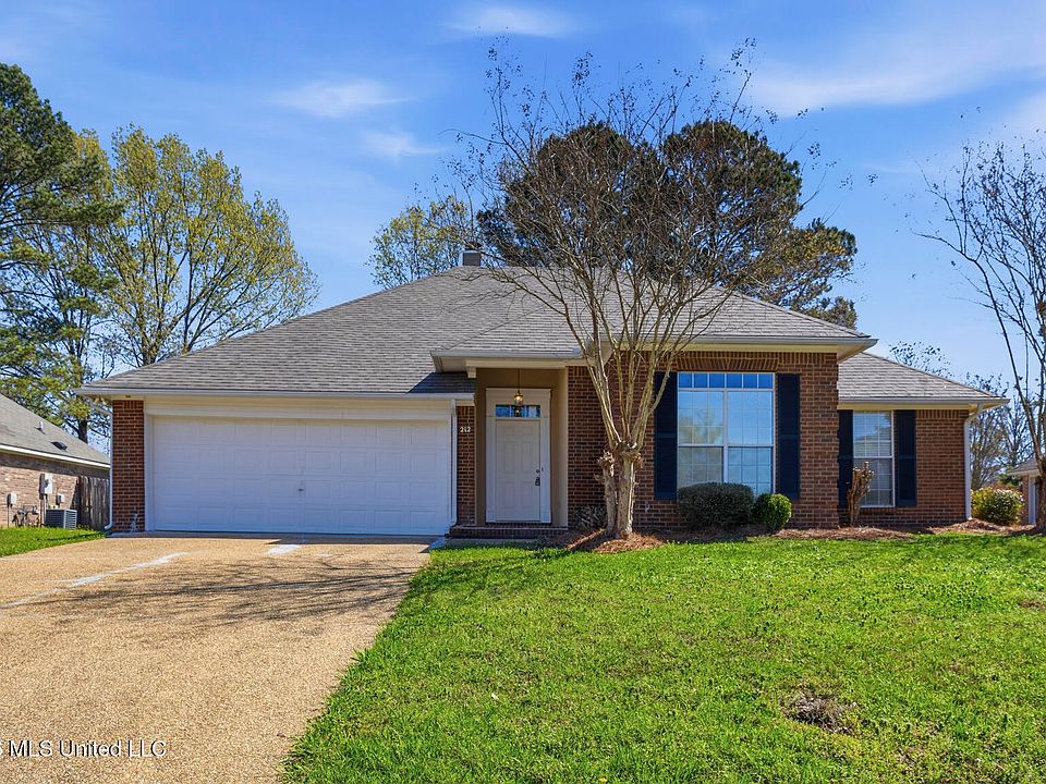 1st image of 212 N Ridge Dr