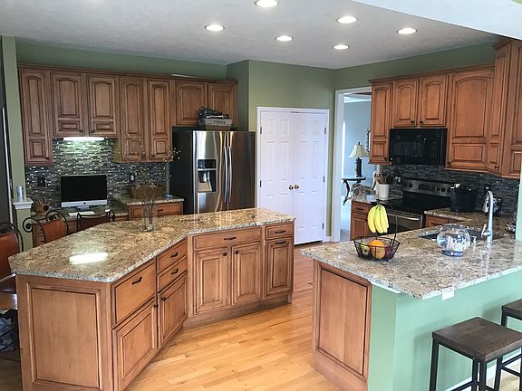 2nd image of 9189 Ashcroft Ln