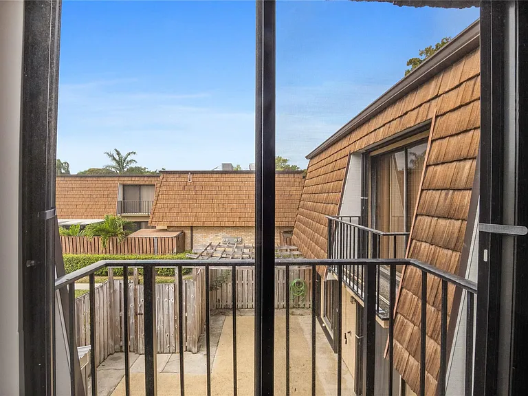 1821 18th Ln — Photo 27