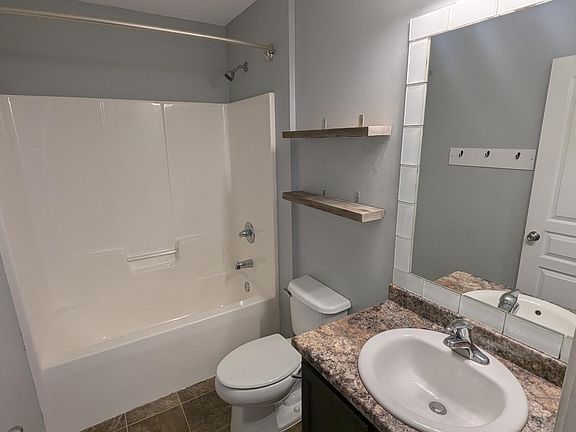4th image of 2618 Salamanca St