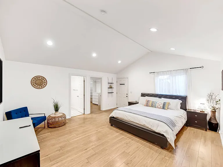 7715 Oakdale Ave — Photo 15