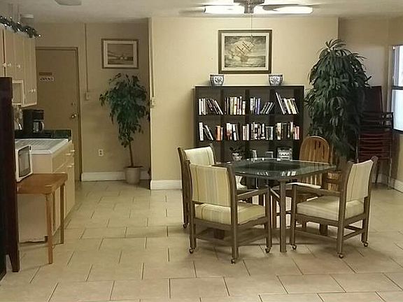 4th image of 841 4th Ave N APT 67