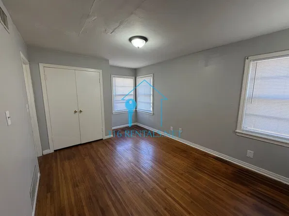 $925 - 2 bedroom / 2 bathroom - Spacious Duplex, 4722-4724 E 8th St N, Wichita, KS 67208