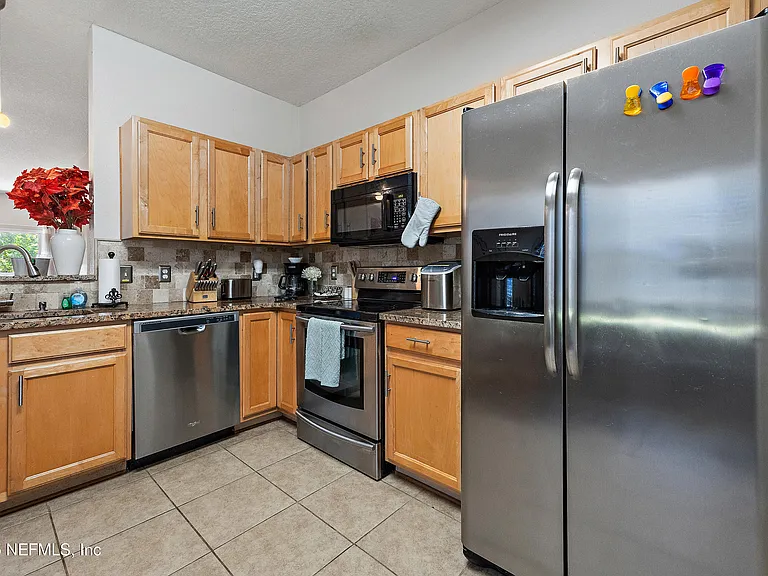 677 Scrub Jay Dr — Photo 7