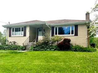 798 Hecla Rd, Mount Pleasant, PA 15666