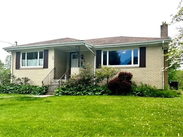 798 Hecla Rd, Mount Pleasant, PA 15666