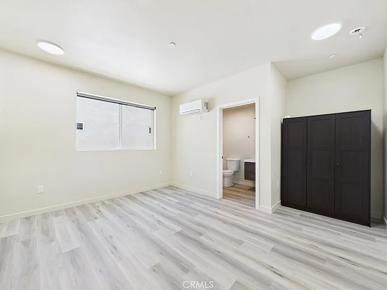 8457 Langdon — Photo 17