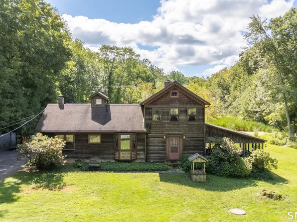 393 Center Road, Easton, CT 06612
