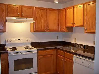 Lakeview — Photo 25
