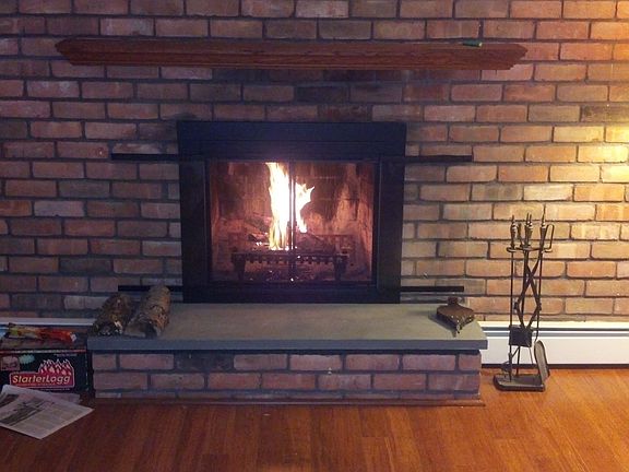 5th image of 384 Astor Dr