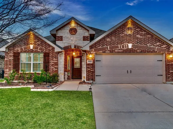 4745 Meadow Green Trl, Fort Worth, TX 76244