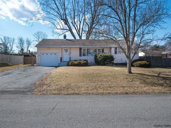 7 Blue Hills Drive, Saugerties, NY 12477