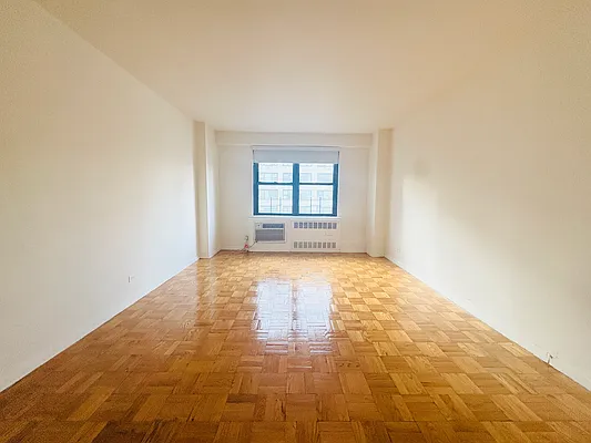 Rented by David Francis New York LLC | media 19