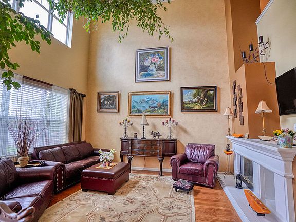 4th image of 2815 Glacier Way Unit E