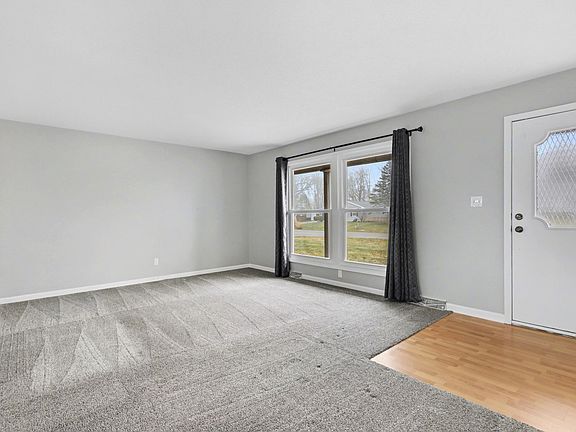 5th image of 56846 Feather Ct