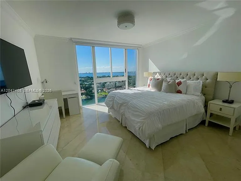 4775 Collins Avenue Cu #2305 — Photo 10